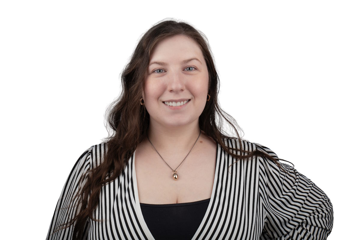 Celeste Lavoie Social Media Manager / Graphic Designer
