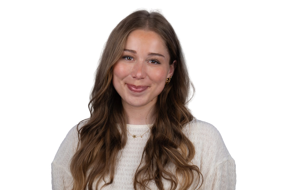 Valentine Zabéra Social Media Manager / Graphic Designer